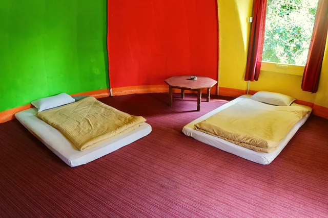غرفة سوبيريور رباعية بسريرين مزدوجين بإطلالة على الحديقة بحمام خاص، Hotel At The End Of The Universe 1/2
