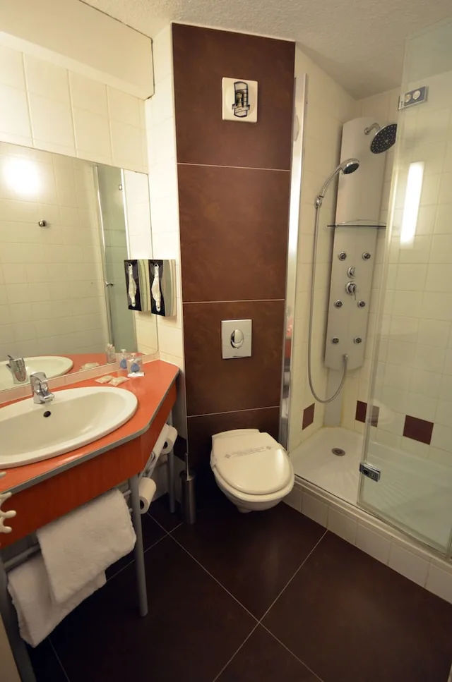 غرفة قياسية بسريرين منفصلين، KYRIAD DIJON EST - MIRANDE 8/9
