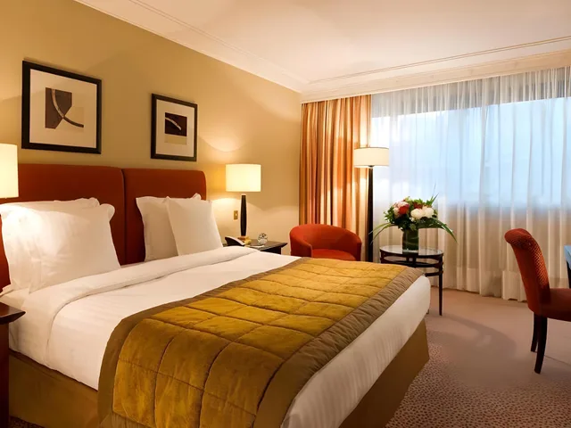 غرفة ديلوكس ثلاثية بسرير فردي، Warwick Paris Champs-Elysees 1/1