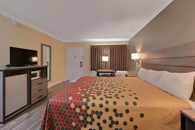 غرفة بسرير كينج، Econo Lodge Woodland near I-5 3/8