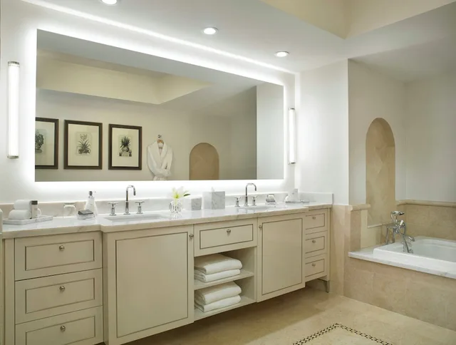 1 Bedroom, Deluxe, Suite, King Bed, Ocean Front, Sofa، Acqualina Resort & Residences On The Beach 2/2