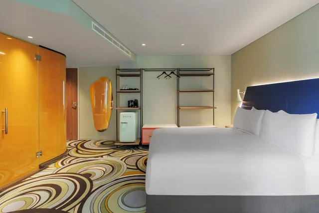 Adge, King Bed، ADGE Hotel & Residence 2/4