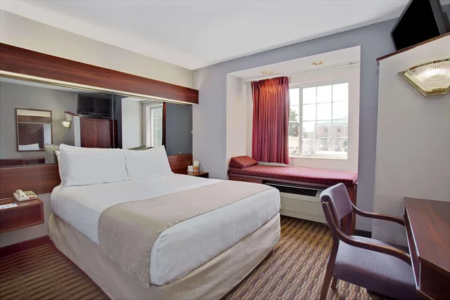 غرفة بسرير كوين، Microtel Inn & Suites by Wyndham Murfreesboro 1/3
