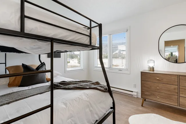 Green, King Bed, 2 Bunk Beds, Trundle Bed, Sofa، The Lodges At Blue Mountain Wintergreen Condos 2/10