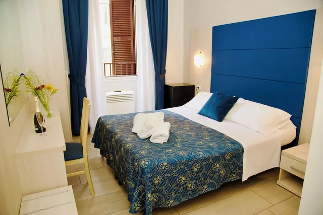 Superior, Twin Beds, Marechiaro 3/7