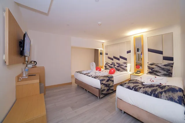 غرفة اقتصادية ثلاثية بسرير مزدوج وسرير فردي، Downtown Sirkeci Hotel 7/10