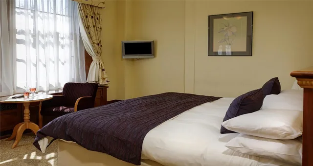 غرفة ديلوكس بسرير كينج، Best Western Balgeddie House Hotel 1/2