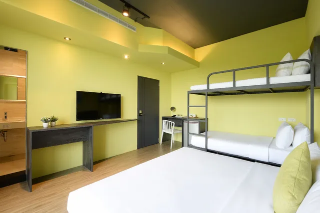 غرفة إليت ثلاثية بسرير مزدوج وسرير فردي بإطلالة على الجبل بشرفة بغرفة نوم واحدة، Mo Bnb 5/10