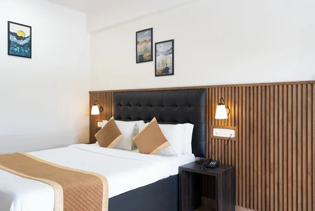 Family, Quadruple, 2 Queen Beds, Hotel Mainak 5/10
