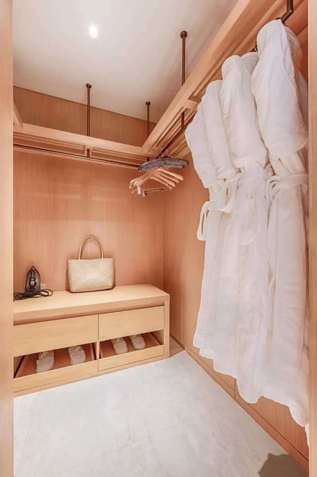 Monogram, Suite, King Bed, Ocean View, Monogram Lounge Access, Shilla Monogram Danang 4/8