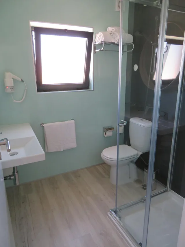 جناح جونيور بشرفة، Hotel Alcaide 6/6