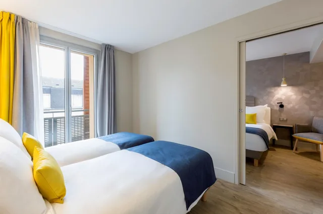 Family, Multiple Beds، Best Western La Porte Des Chateaux 1/8