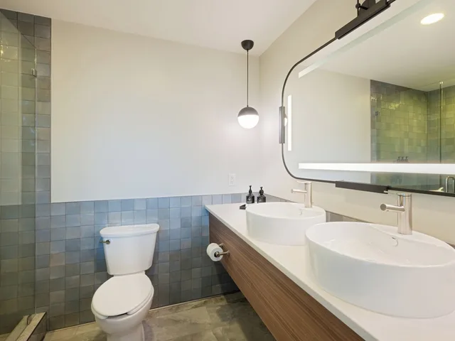 جناح بسرير كوين، Hotel Indigo Asheville Downtown 6/7