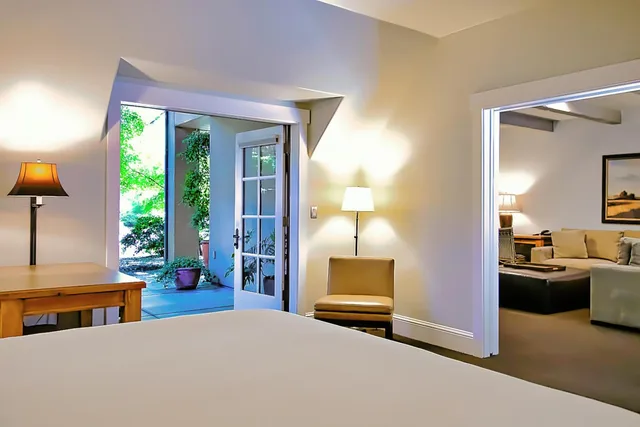 Junior Suite, Wine & Roses Hotel Restaurant Spa 3/6