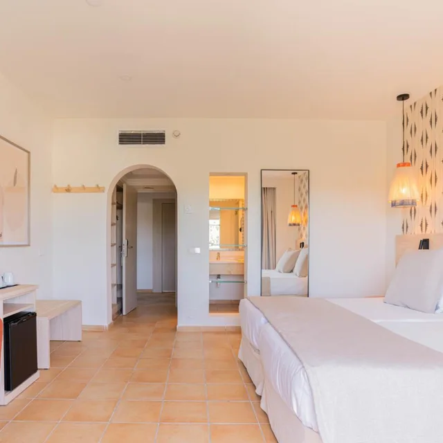 غرفة سوبيريور بسرير مزدوج أو سريرين منفصلين بإطلالة على البحر، Hotel Cala d Or - Adults Only 6/10