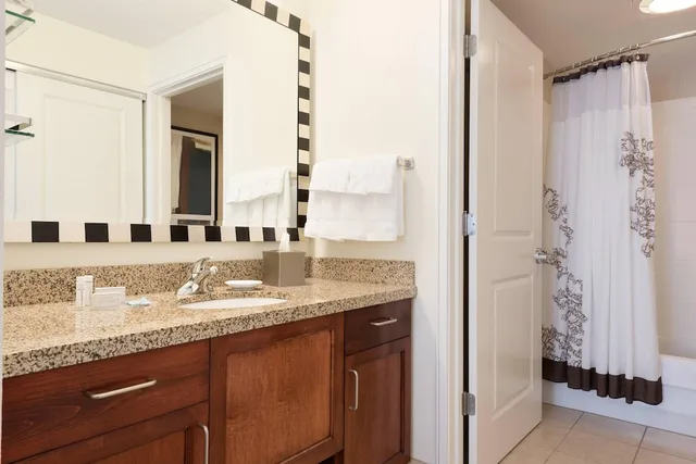 استوديو بسرير كينج مع أريكة لذوي الإعاقة، Residence Inn Oklahoma City Downtown Bricktown 1/1