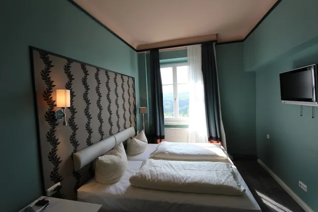 غرفة أساسية بسريرين منفصلين، Hotel Goldener Hirsch 1/10