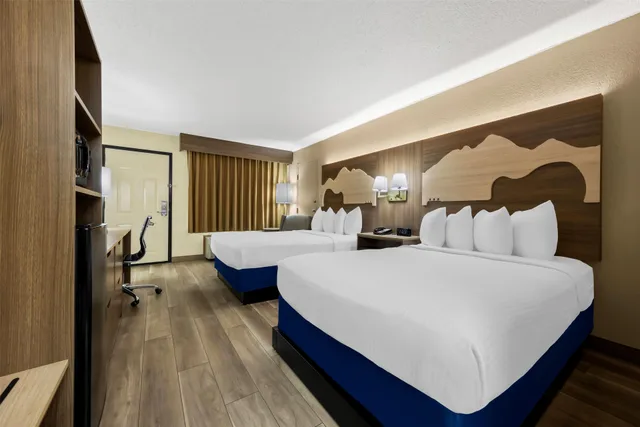 غرفة رباعية بسريرين مزدوجين، Best Western Center Pointe Inn 1/8