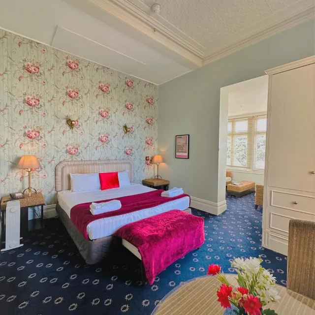 Superior, King Bed, Harbour View, Sun Room، The Esplanade Hotel 2/5