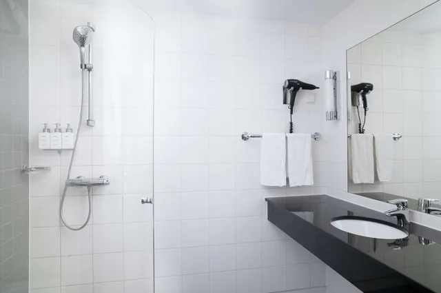 غرفة قياسية بسرير كوين، Radisson Hotel and Conference Centre Oslo Airport 6/7