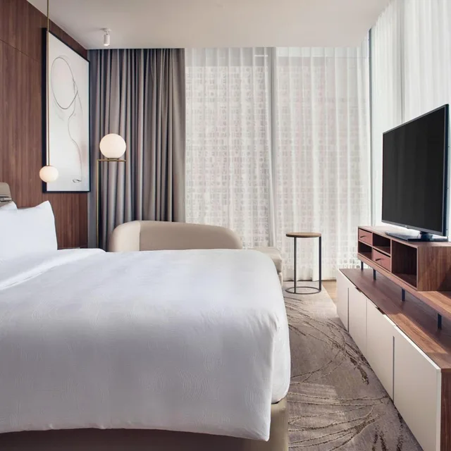 Guest Room, Deluxe, King Bed, City View, Executive Level، JW Marriott Hotel Guadalajara 4/9