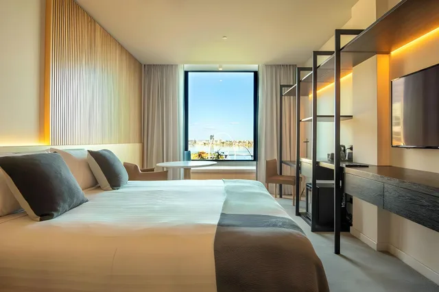 Elizabeth, Luxury، Quay Perth Hotel 2/2