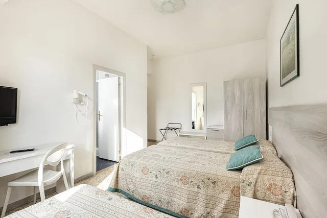 غرفة اقتصادية ثلاثية بثلاثة أسرّة، Hotel Minerva 7/10