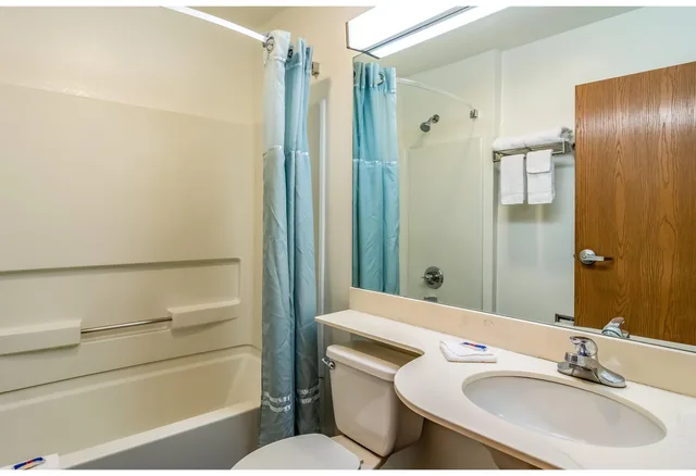 غرفة بسرير كوين لغير المدخنين، Motel6 Chattanooga, TN - Downtown 3/3