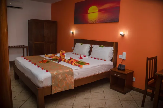 Standard, King Bed, Le Recif Dore Mauritius 3/10