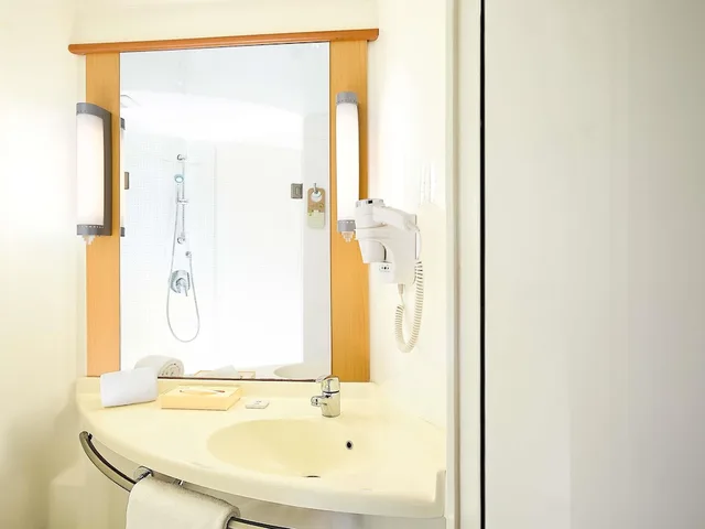 غرفة قياسية بسريرين منفصلين، Ibis Bangalore City Center 8/10