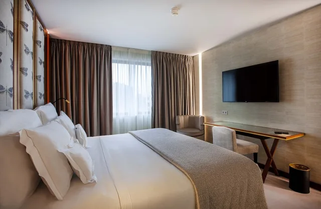 غرفة سوبيريور بسرير مزدوج أو سريرين منفصلين، Wine And Books Porto Hotel 3/6