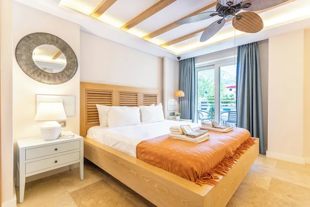 غرفة كلاسيكية بسرير كوين، Kalkan Saray Suites Hotel 1/10