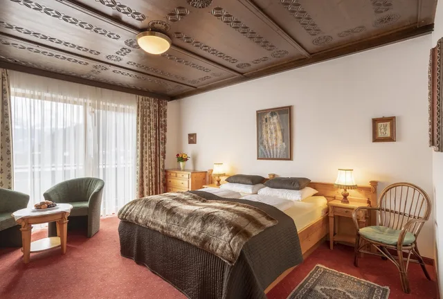 Blue, Twin Beds, Lake View, Balcony، Neue Post Hotel 4/4