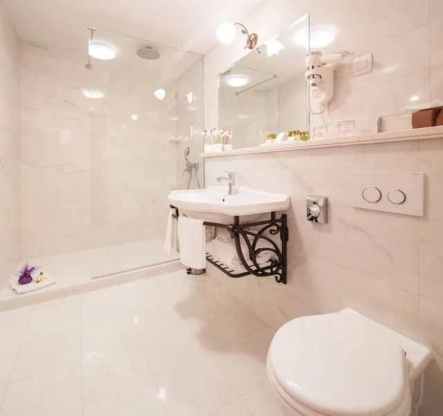 غرفة بريميوم بسرير كينج بإطلالة على المدينة بشرفة، Priska Heritage Rooms 4/4