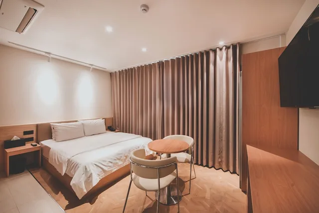 Premium, Queen Bed, Hotel Insomnia 9/10