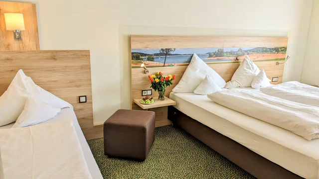 غرفة ثلاثية بسرير كوين وسرير فردي، Ambient Hotel Am Europakanal 4/4