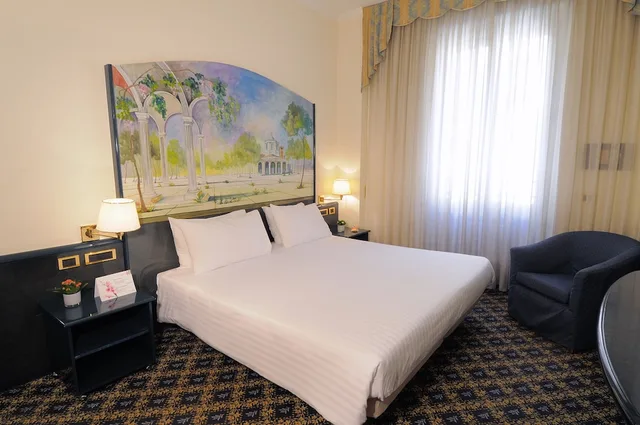 غرفة قياسية بسرير مزدوج، Ih Hotels Milano Ambasciatori 2/7