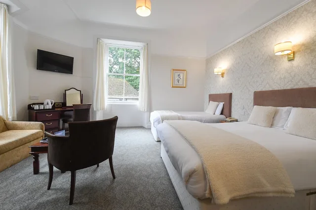 غرفة ثلاثية بثلاثة أسرّة، Fishers Hotel 4/7