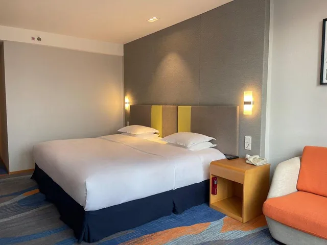 غرفة بسريرين منفصلين وسرير كينج، Holiday Inn Express Zhengzhou Zhengdong 4/6