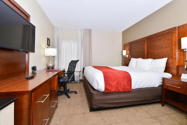 جناح بسرير كينج بجاكوزي، Comfort Suites University - Research Park 3/9