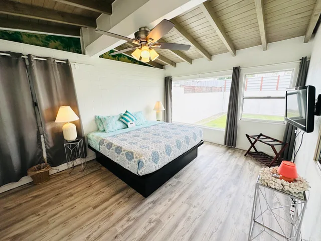 1 Bedroom, Garden, Junior, Bungalow, King Bed, Patio، A Place In The Sun 1/4