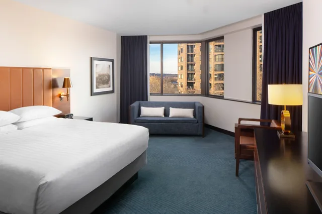 غرفة بسرير كينج بإطلالة على المدينة، Hyatt Regency 1/2