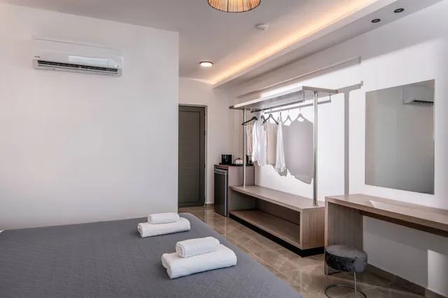 جناح جونيور بمسبح خاص، Ebenus Suites (Adults Only) by Checkin 2/2