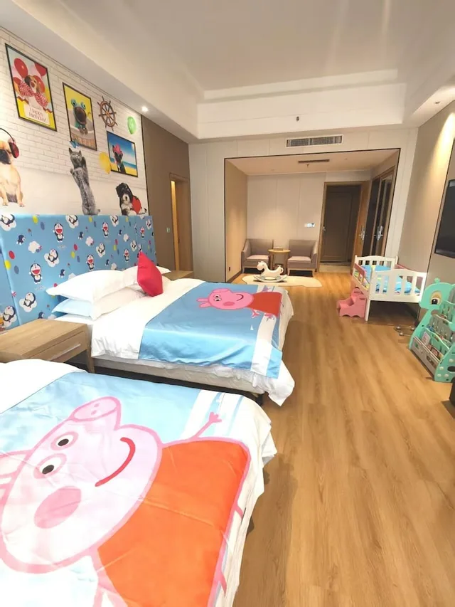 غرفة كومفورت بسرير كينج، Ramada by Wyndham Zhangjiajie Tianmen Mountain 5/9