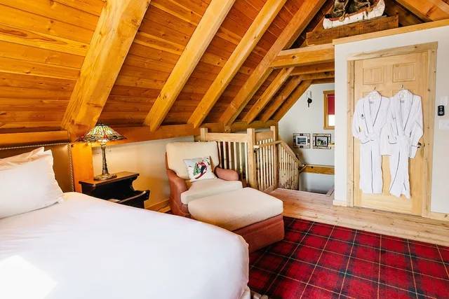 Bridge, House, King Bed، The Inn At Stonecliffe 2/3