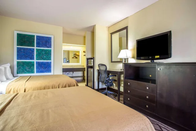غرفة بسريرين مزدوجين للمدخنين، Quality Inn & Suites Aiken 4/7
