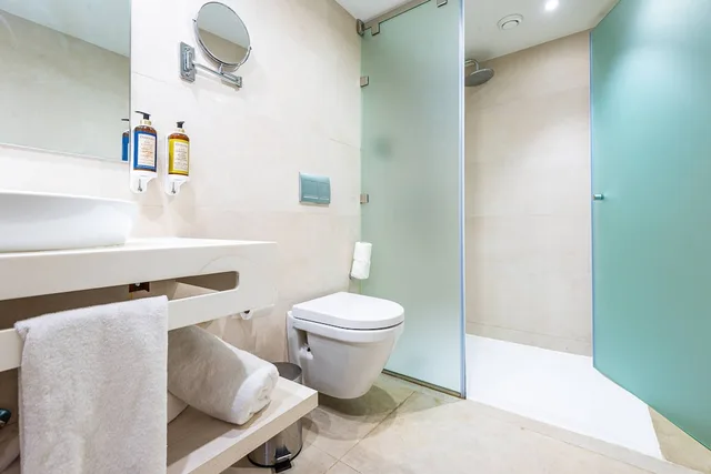 جناح جونيور بسرير كينج بإطلالة على المسبح بجاكوزي، Medina Gardens - Adult only 5/6