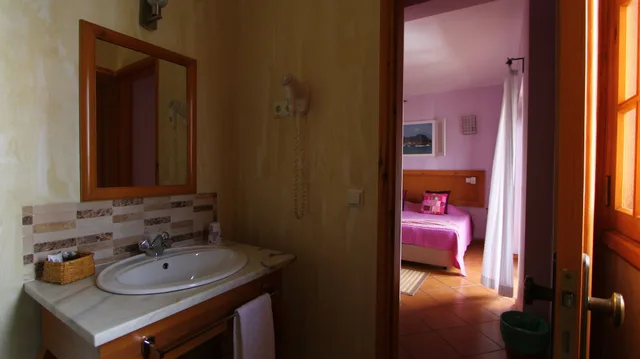 Victorian, Double and Twin Beds, Balcony, Kiras Boutique Hotel 3/4