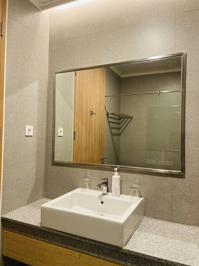 غرفة ديلوكس بسريرين منفصلين بإطلالة على الحديقة، Kambaniru Beach Hotel and Resort 5/6