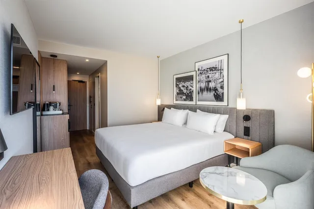 غرفة بريميوم بسريرين منفصلين بإطلالة على البحر، Luxotel Cannes 5/6